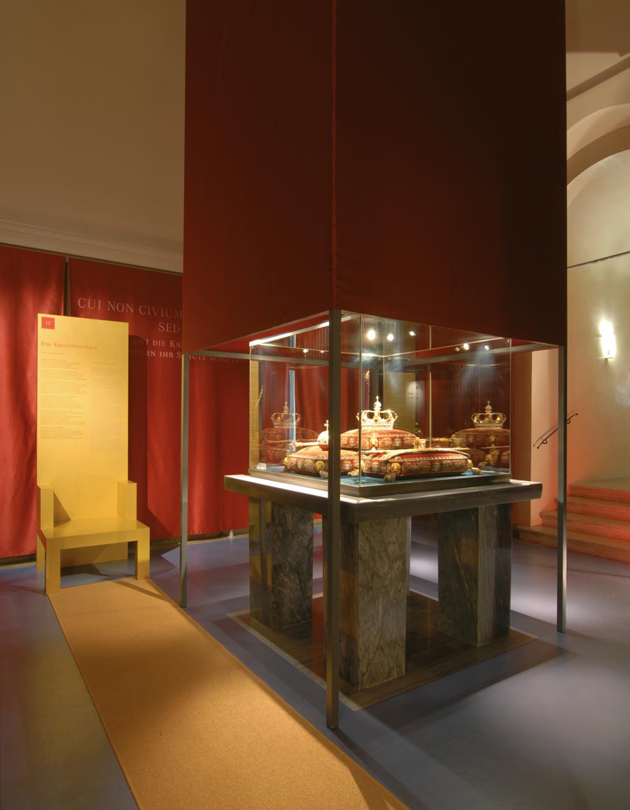 Ausstellungsgestaltung Bayerns Krone, Residenz München